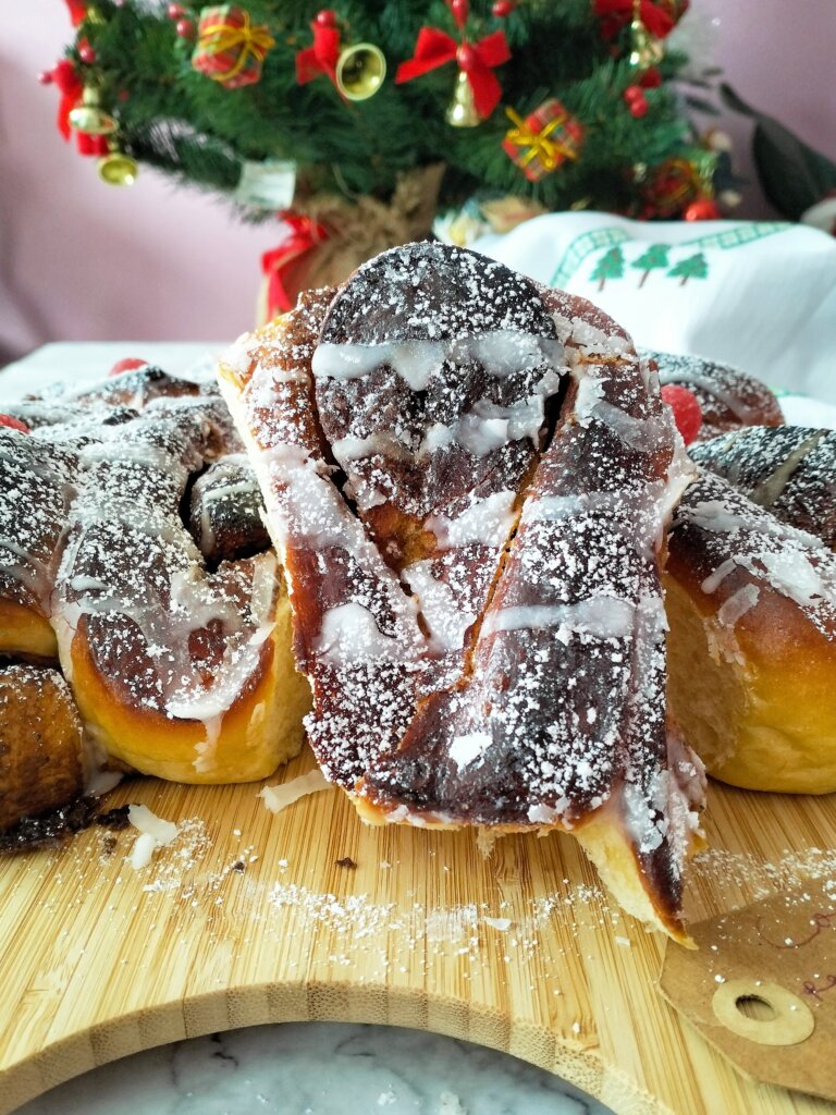 árbol de navidad de rollos de canela