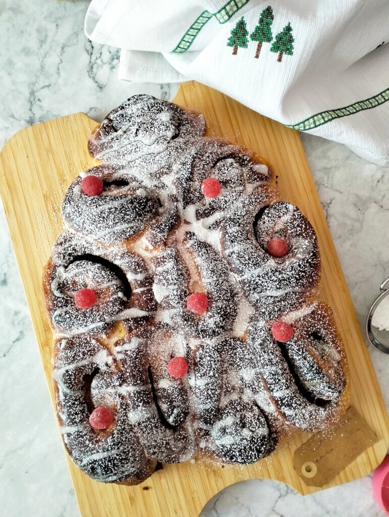 árbol de navidad de rollos de canela