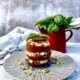 ensalada de tomate en torre