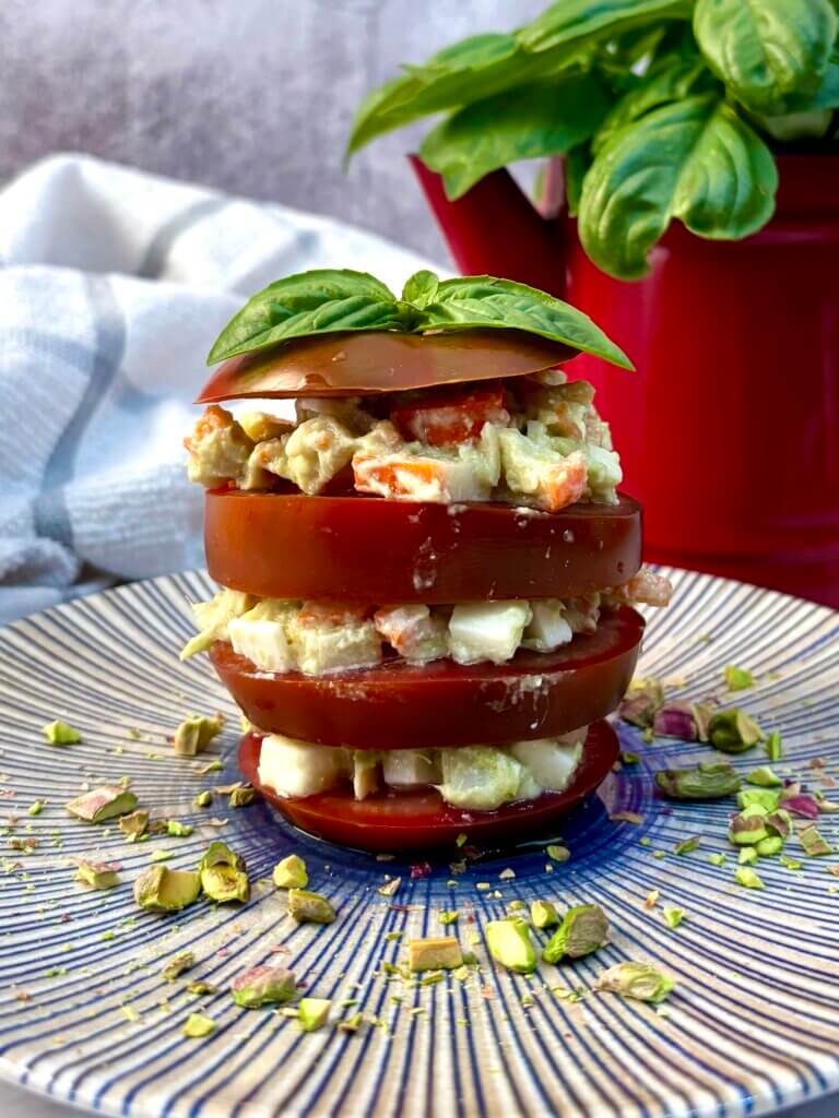 ensalada de tomate en torre