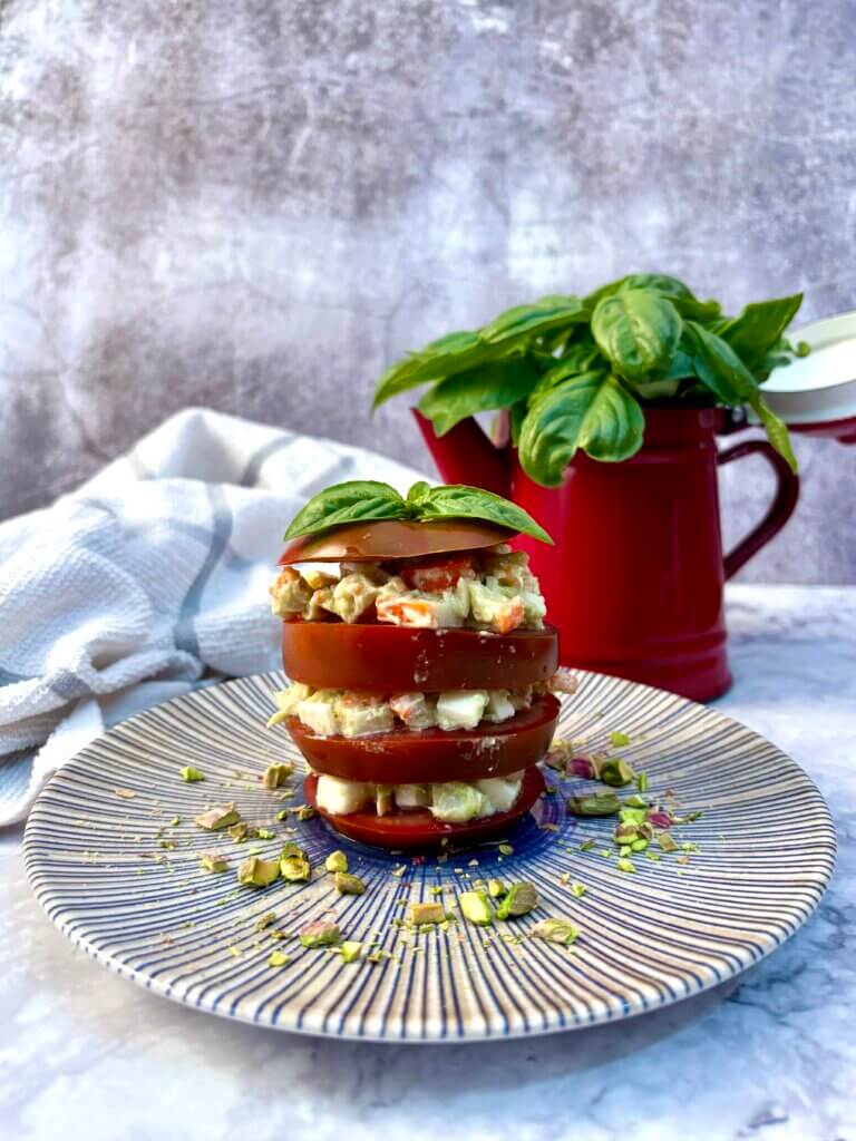 ensalada de tomate en torre