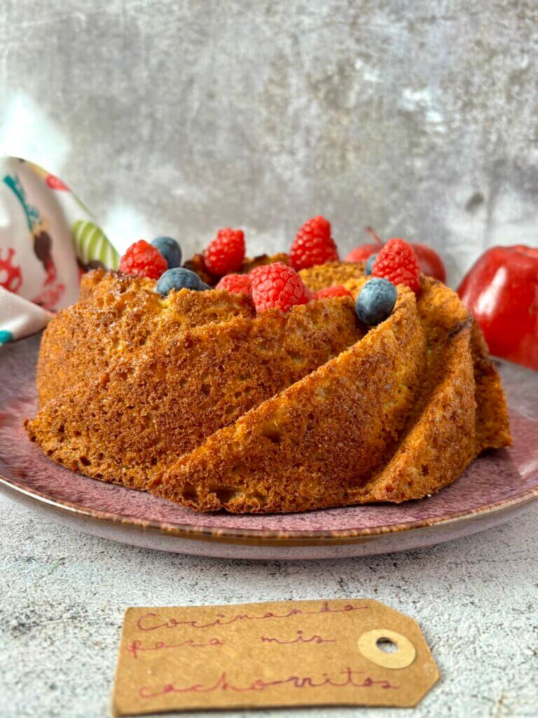 Bundt cake de manzana roja