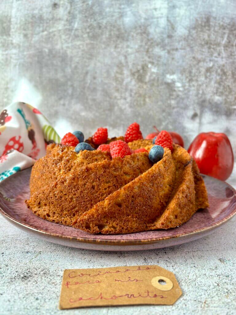 Bundt cake de manzana roja