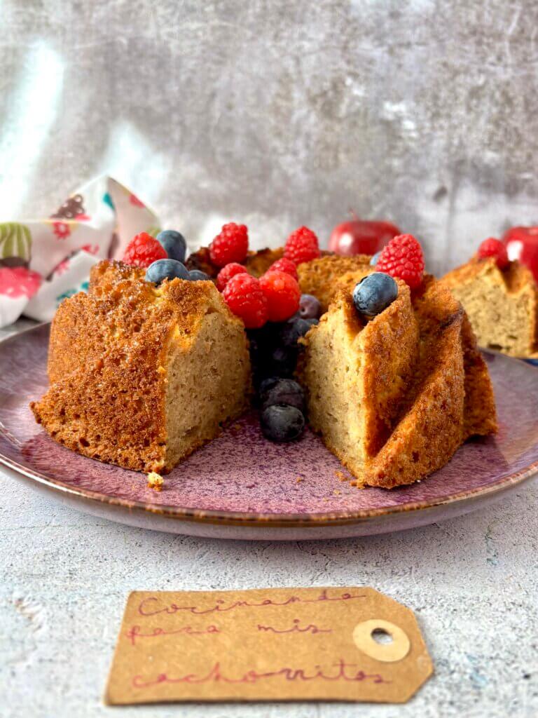 Bundt cake de manzana roja