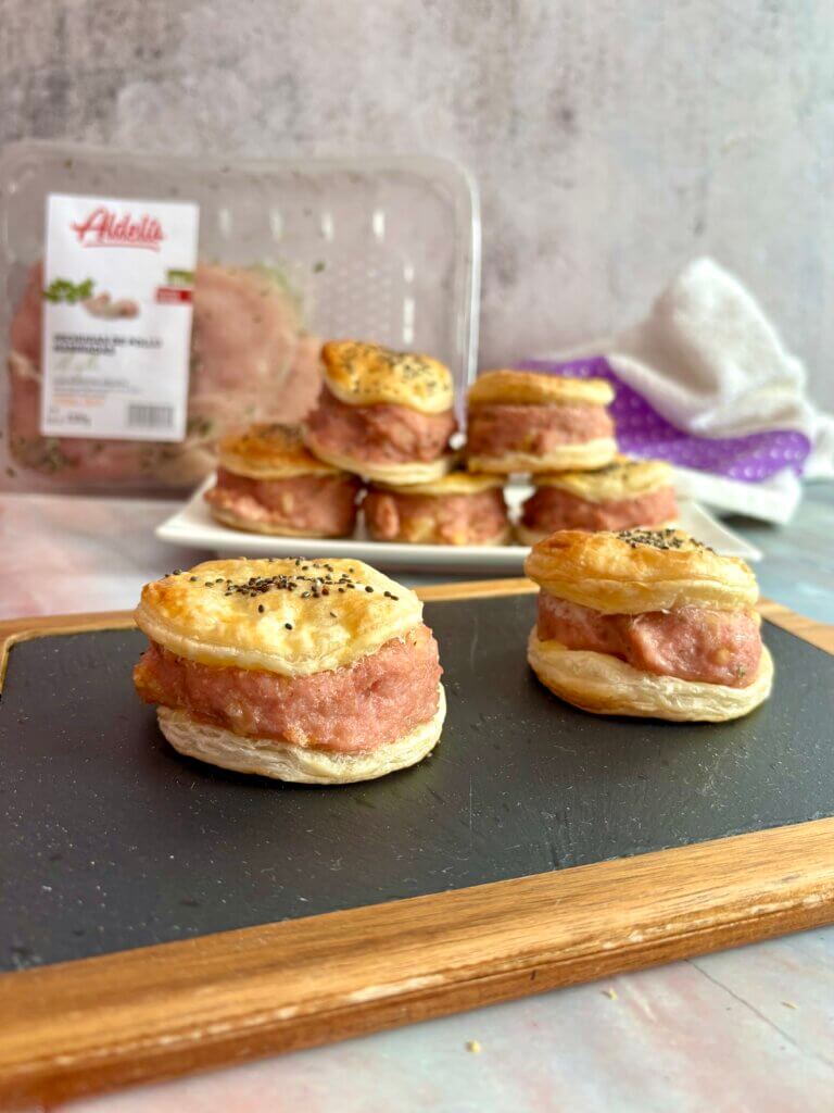 minihamburguesas de hojaldre y pollo