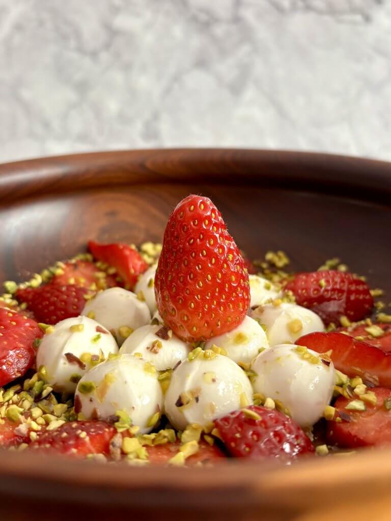 Ensalada fresas mozzarela