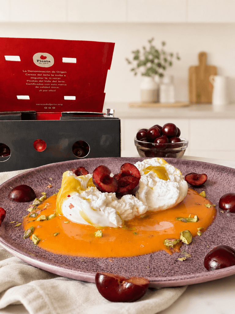 Ensalada de burrata con picotas
