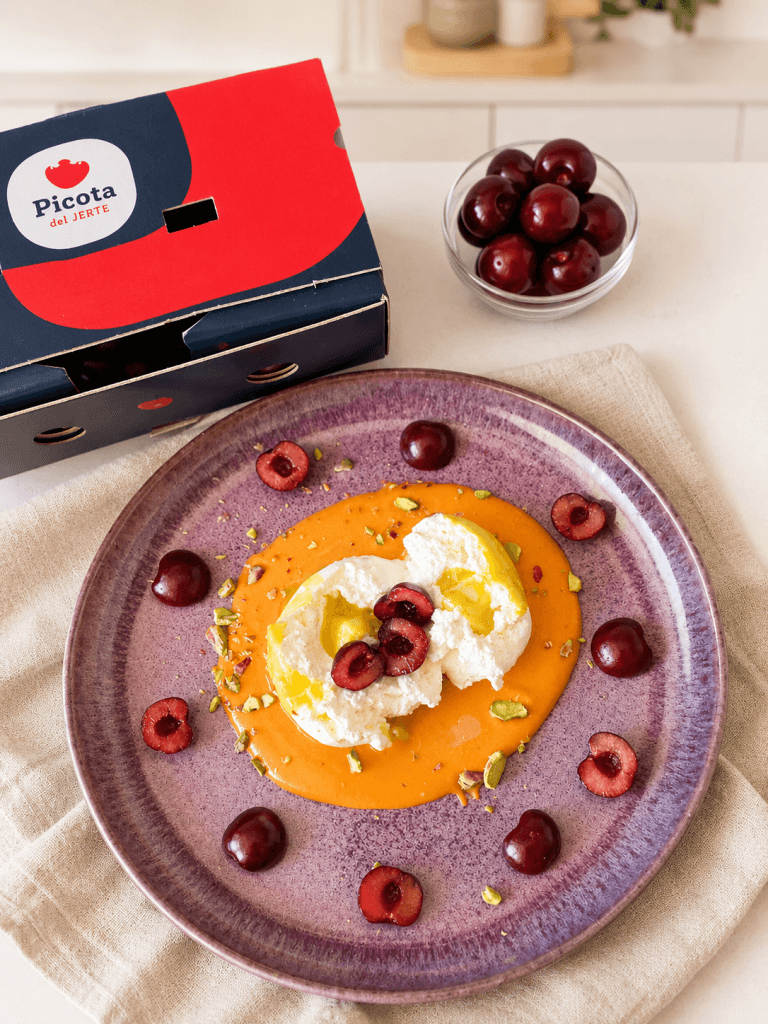 Ensalada de burrata con picotas